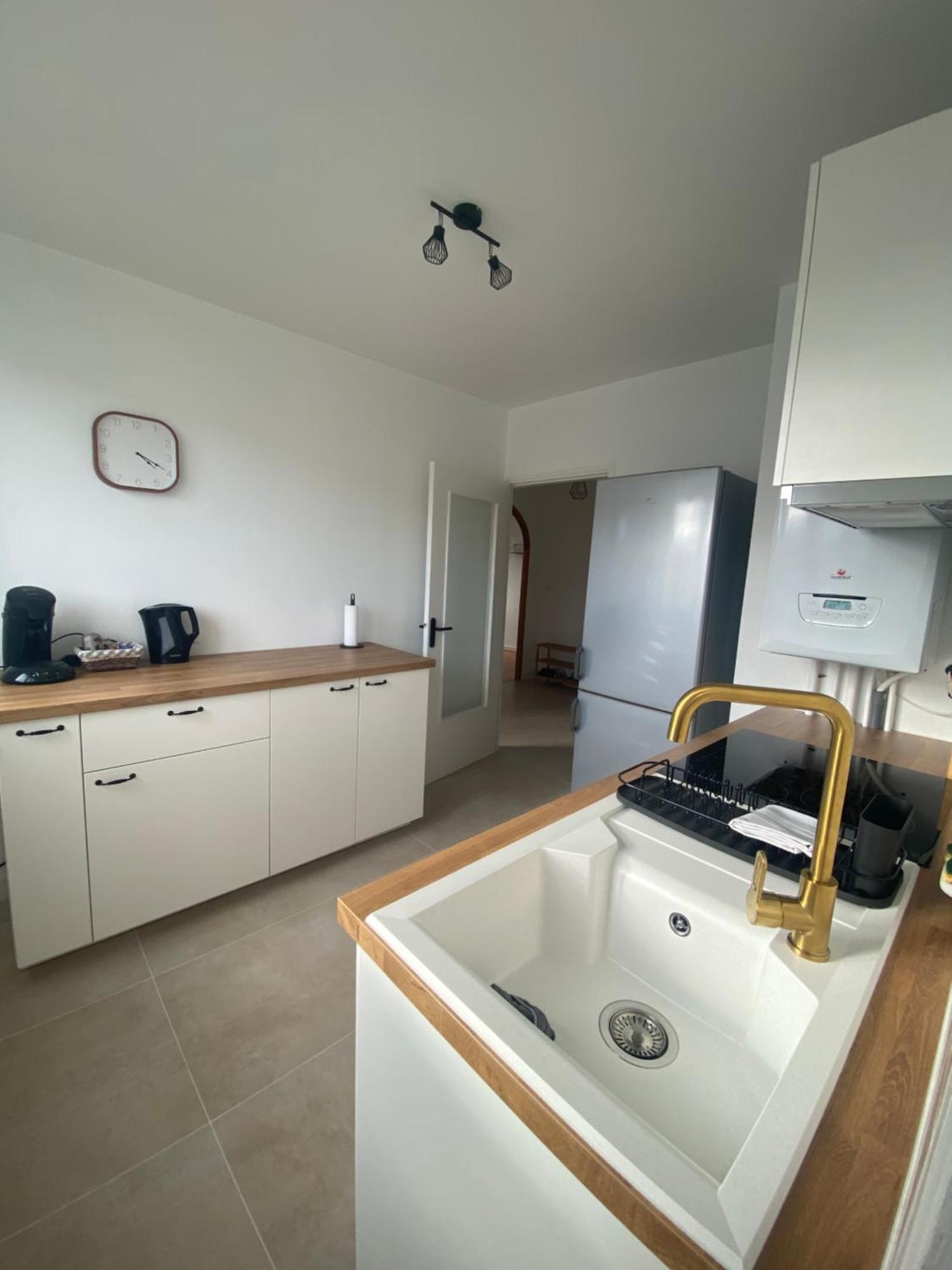 Appartement Spacieux Et Chaleureux - 4Pers - Refait A Neuf - Parking Privatif - Proches Axes, Commerces Et Services - Check In 24-24 Lempdes Esterno foto